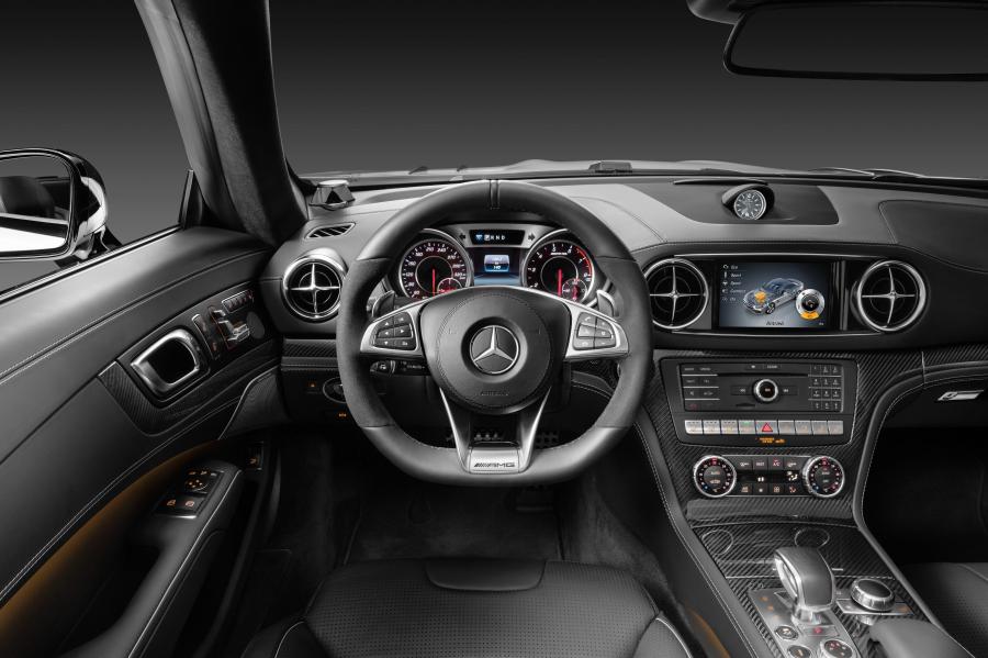  Mercedes-AMG SL63 2015 года  (фото 28 из 29)